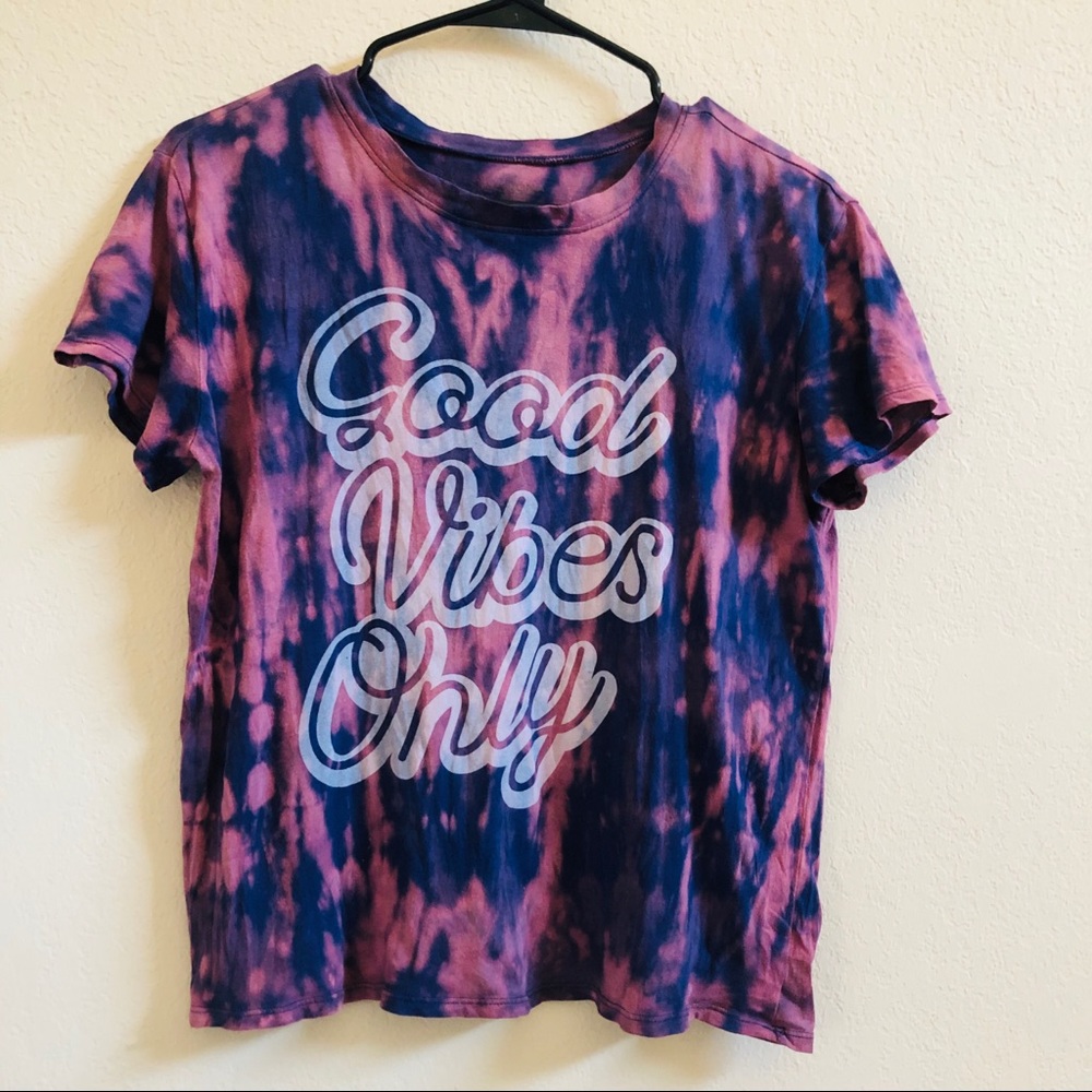 Good Vibes Only tee✌🏽💗